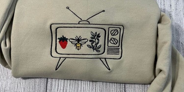 feature image Embroidered Vintage Tv Sweatshirt Womens Embroidered Sweatshirts Tshirt Sweatshirt Hoodie Trending Embroidery Tee Gift laughinks 1