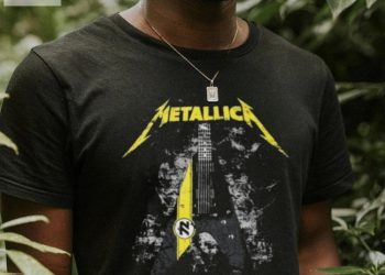 feature image Original Metallica James Hetfield 72 Vulture Guitar Shirt hotcouturetrends 1