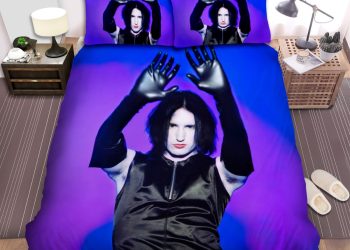 feature image Sleep Like Trent Reznor Quirky Gloves Duvet Set Now elitetrendwear 1